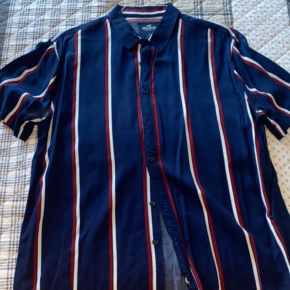 Hollister Men's Shirt with Navy, Red, and White Stripes
